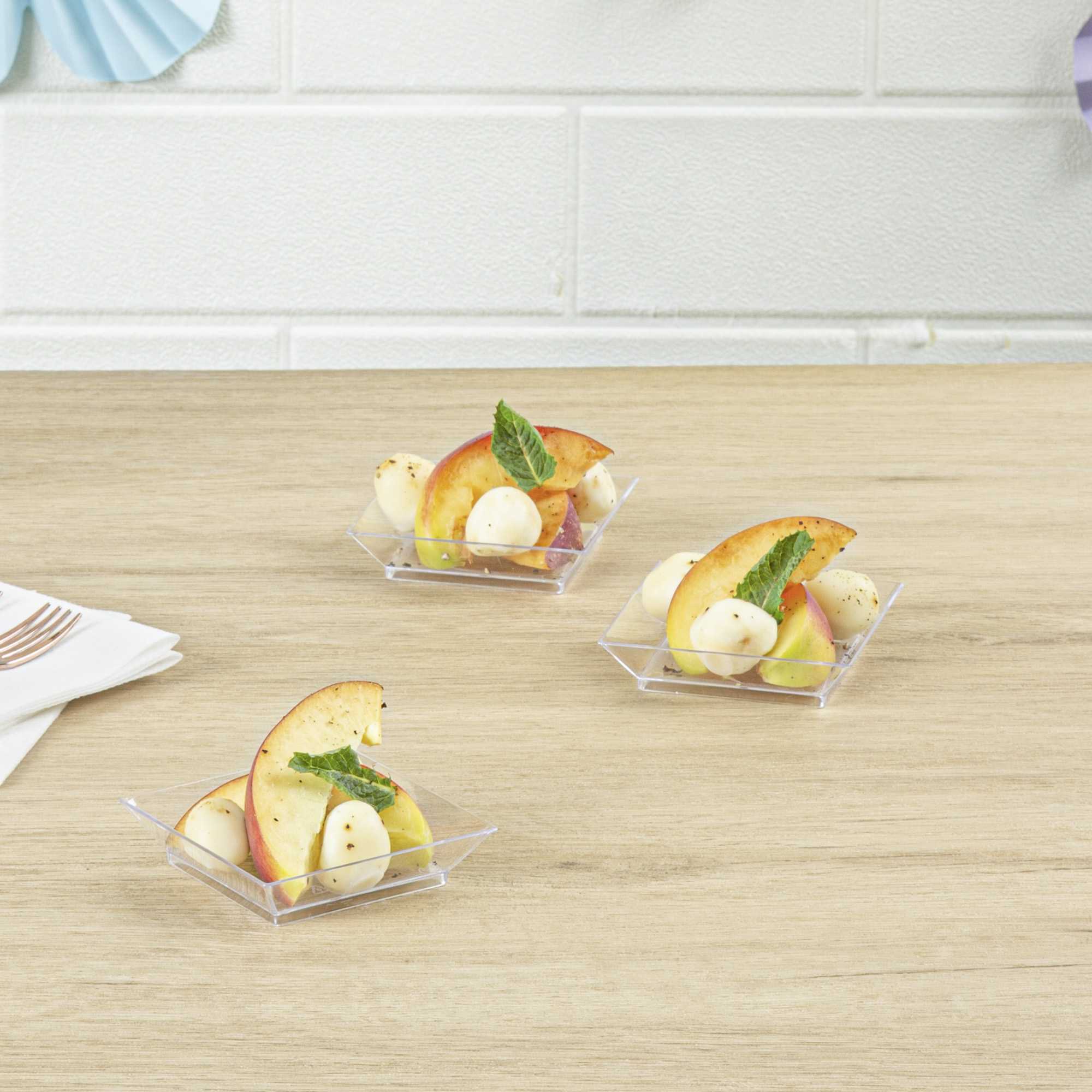 Mini Serve Square Clear Plastic Mini Modern Plate - 2 1/2" x 2 1/2" x 1/2" - 100 count box