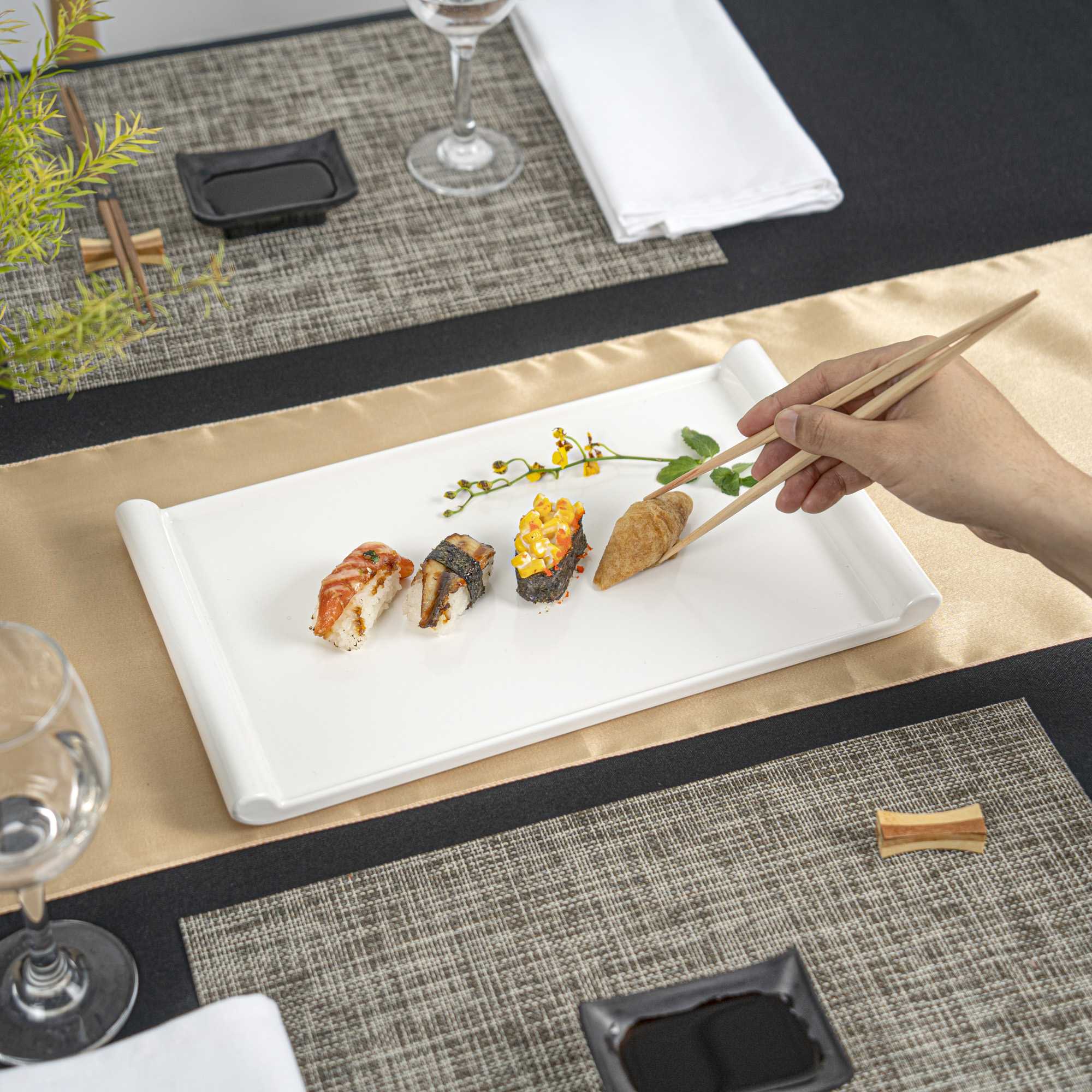 Voga Rectangle White Melamine Large Plate - Japonais - 14" x 8 1/4" x 1" - 10 count box