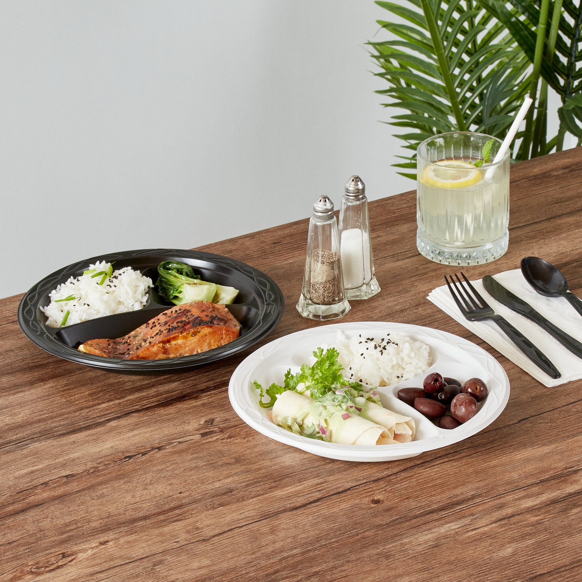 Chef 101 Round White Plastic Plate - 3 Compartments, Microwavable - 9" x 9" x 3/4" - 100 count box