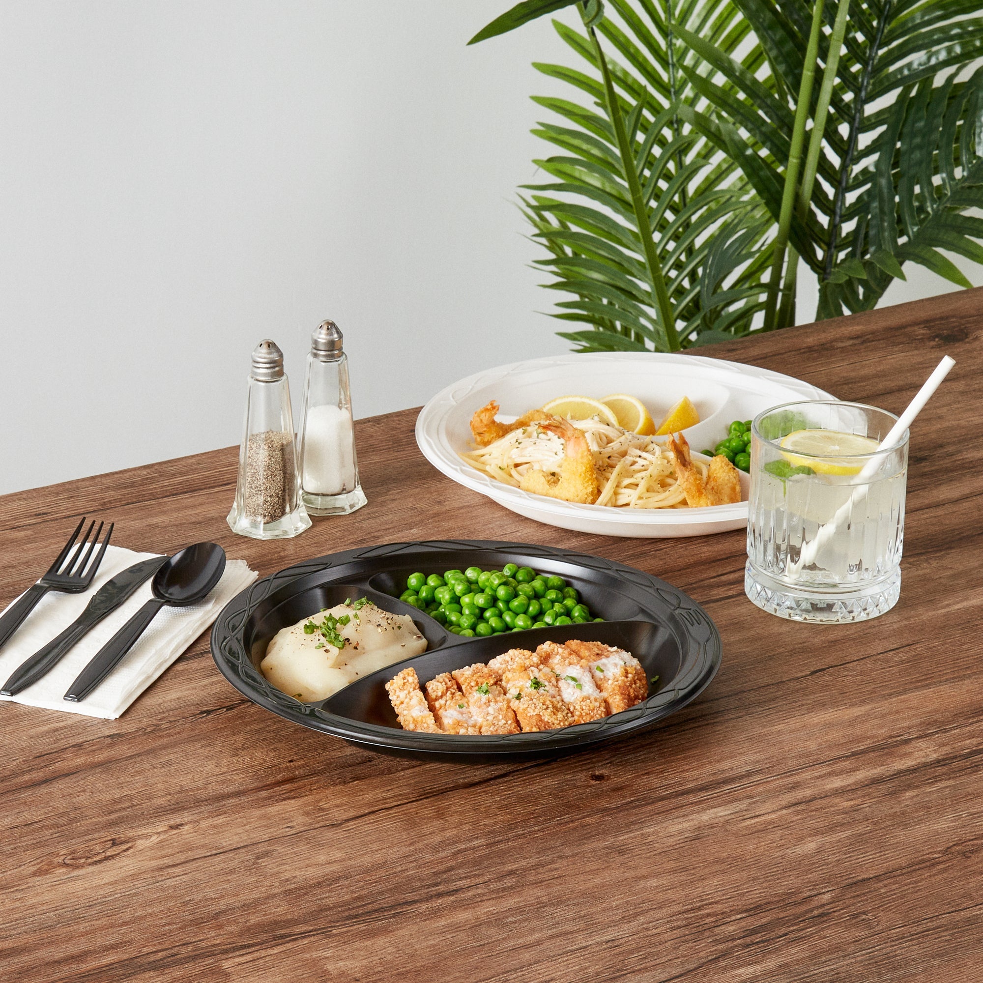 Chef 101 Round Black Plastic Plate - 3 Compartments, Microwavable - 10 1/4" x 10 1/4" x 1" - 50 count box
