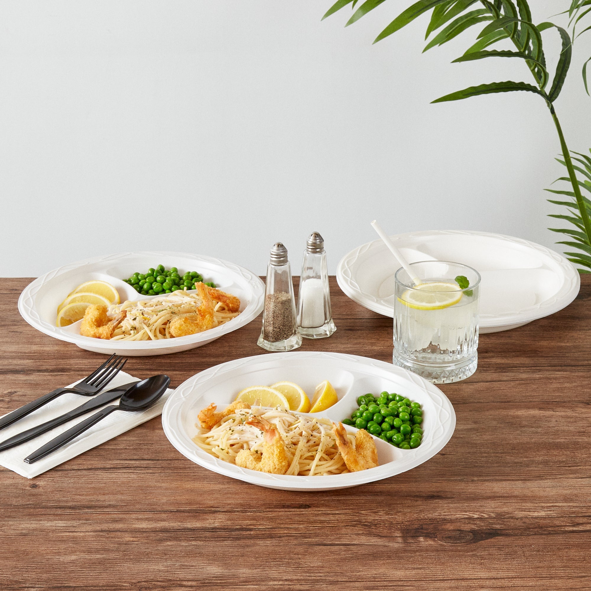 Chef 101 Round White Plastic Plate - 3 Compartments, Microwavable - 10 1/4" x 10 1/4" x 1" - 50 count box