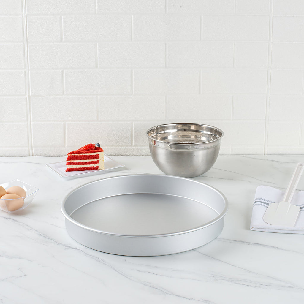 Met Lux Round Aluminum Straight-Sided Cake Pan - 14" x 14" x 2" - 12 count box