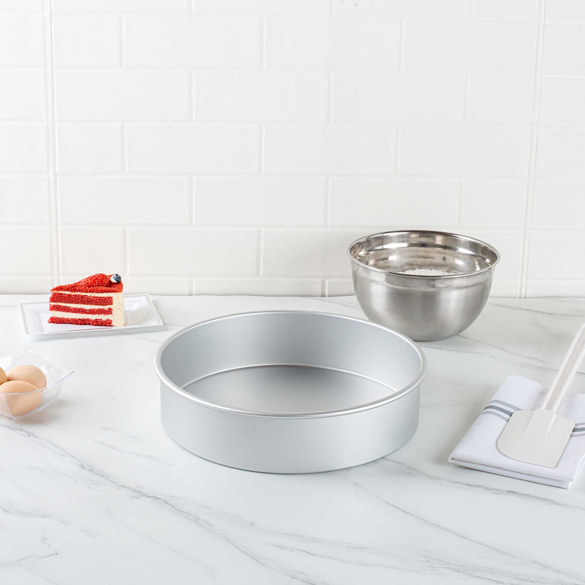Met Lux Round Aluminum Straight-Sided Cake Pan - 12" x 12" x 3" - 1 count box
