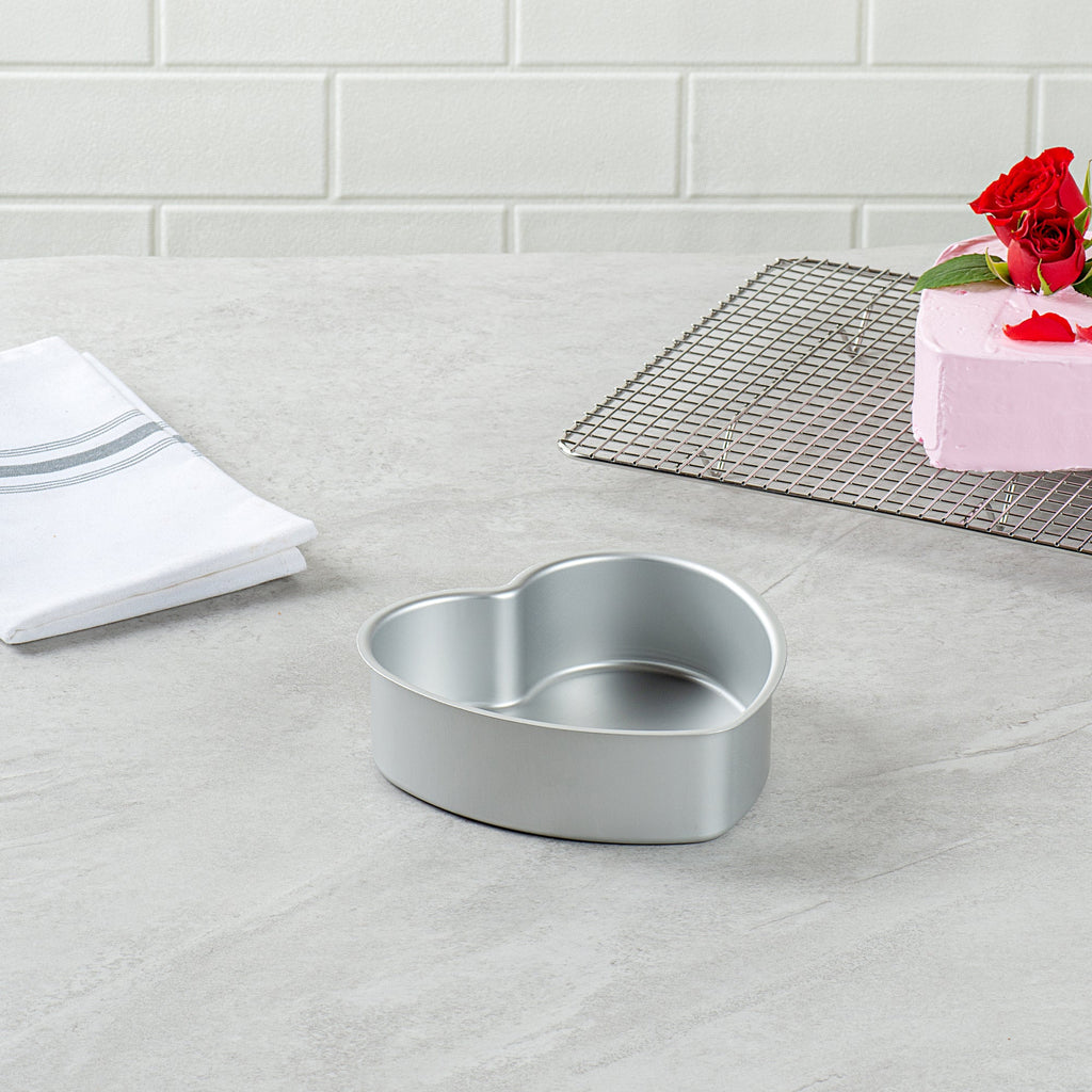 Met Lux Heart Aluminum Cake Pan - 6" x 6" x 2" - 12 count box