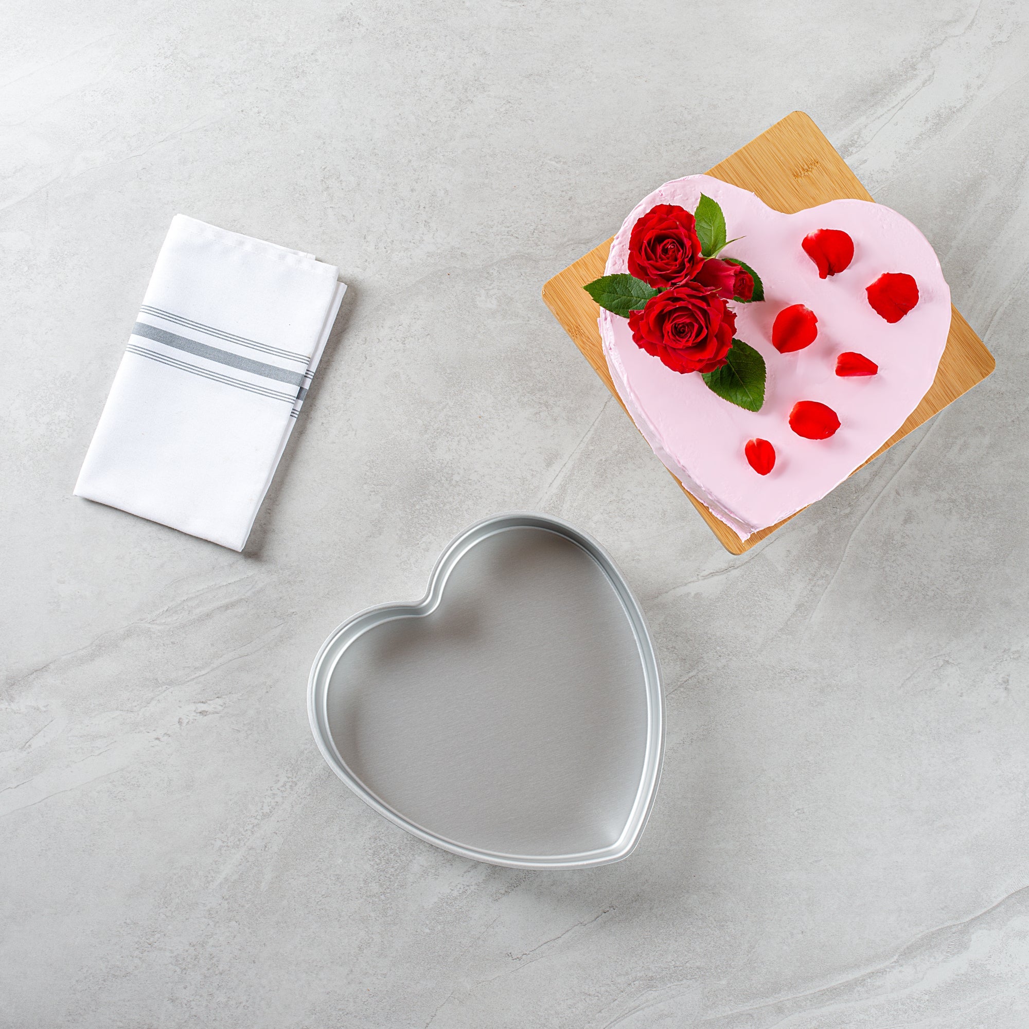 Met Lux Heart Aluminum Cake Pan - 10" x 10" x 2" - 1 count box