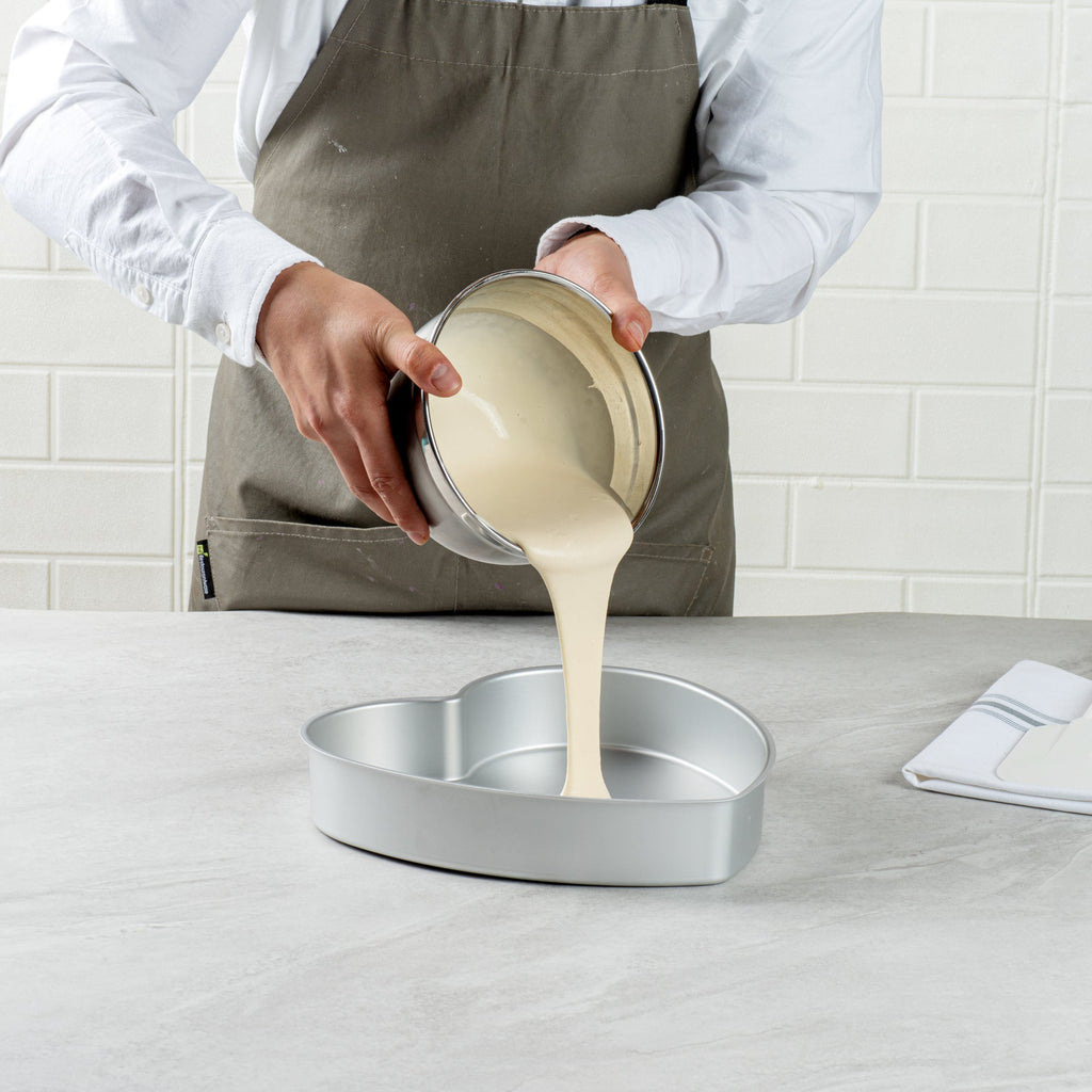 Met Lux Heart Aluminum Cake Pan - 10" x 10" x 2" - 1 count box
