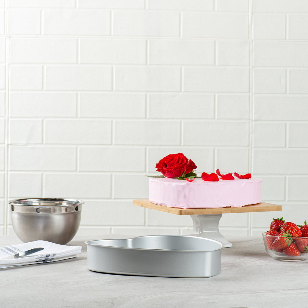 Met Lux Heart Aluminum Cake Pan - 10" x 10" x 2" - 1 count box
