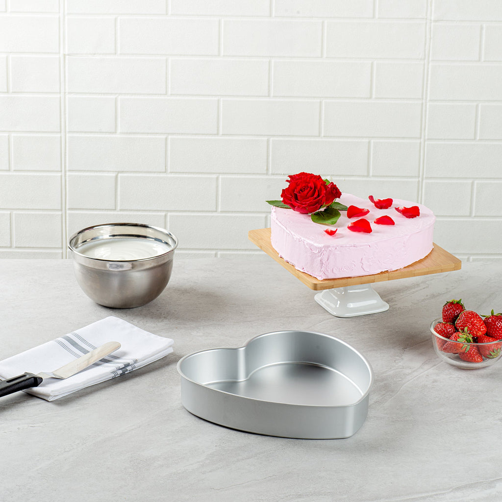 Met Lux Heart Aluminum Cake Pan - 10" x 10" x 2" - 1 count box