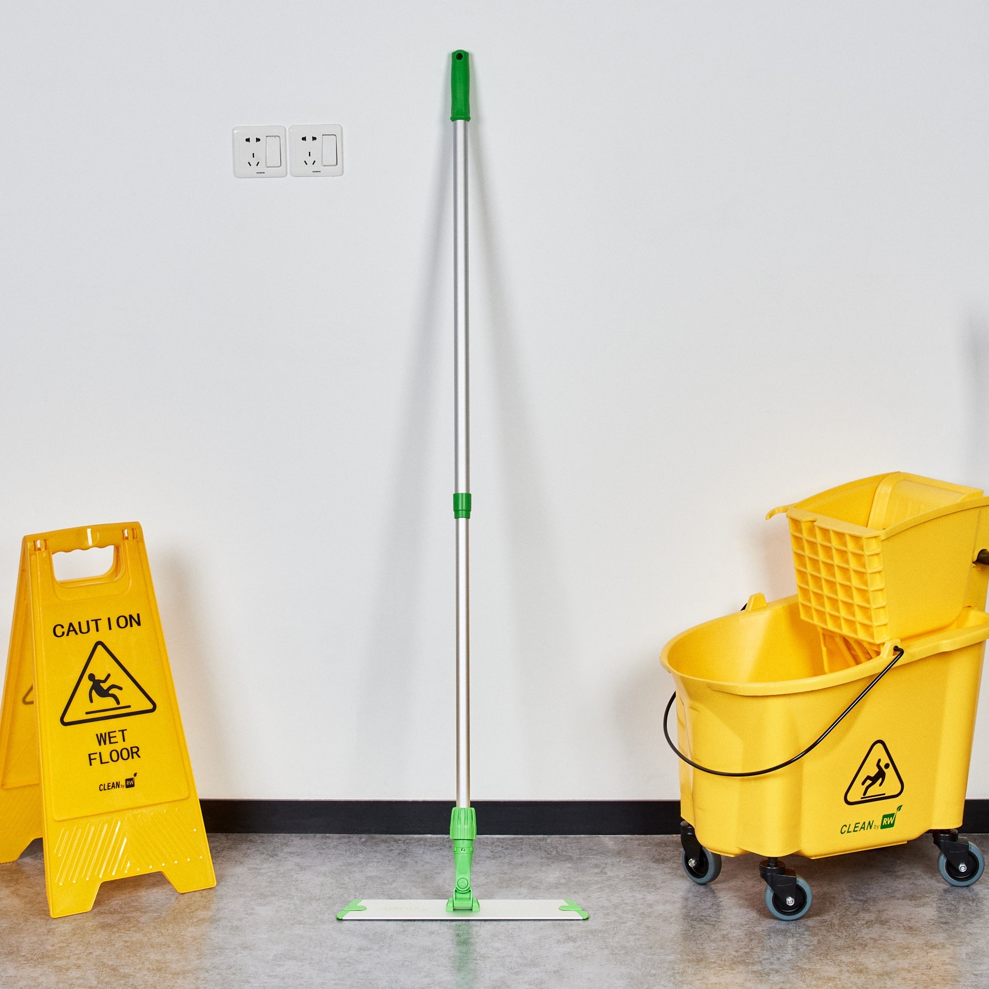 RW Clean Green Microfiber Hook and Loop Wet / Dry Mop Frame - 15 3/4" - 1 count box