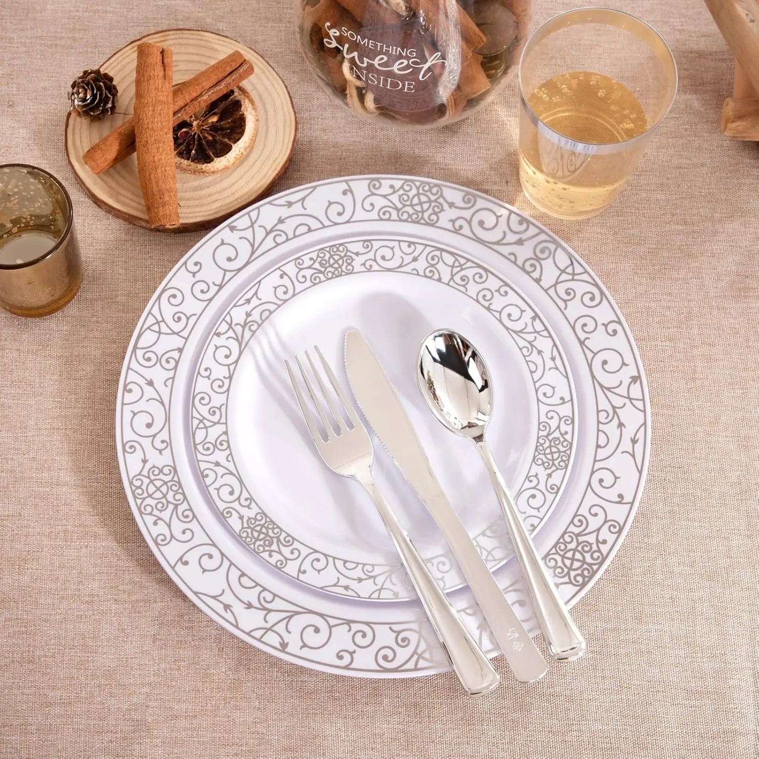 700 Disposable Plastic Dinnerware Set For 100 Guests Plates Cups Napkins Cutlery