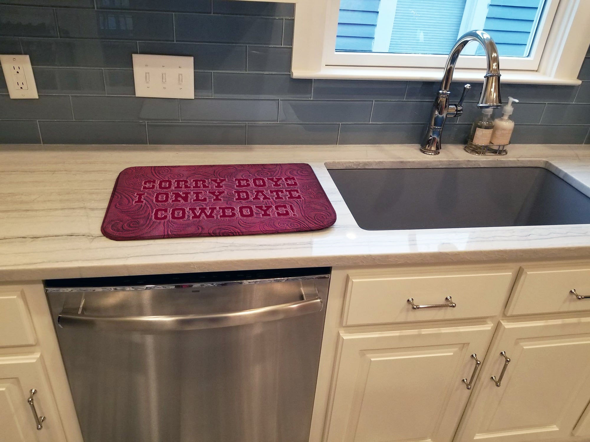 Sorry Boys I only date cowboys in pink Dish Drying Mat Absorbent Dish Drying Mat Pad for Kitchen Counter Dish Drainer Mat for Countertop, 14 x 21", Multicolor