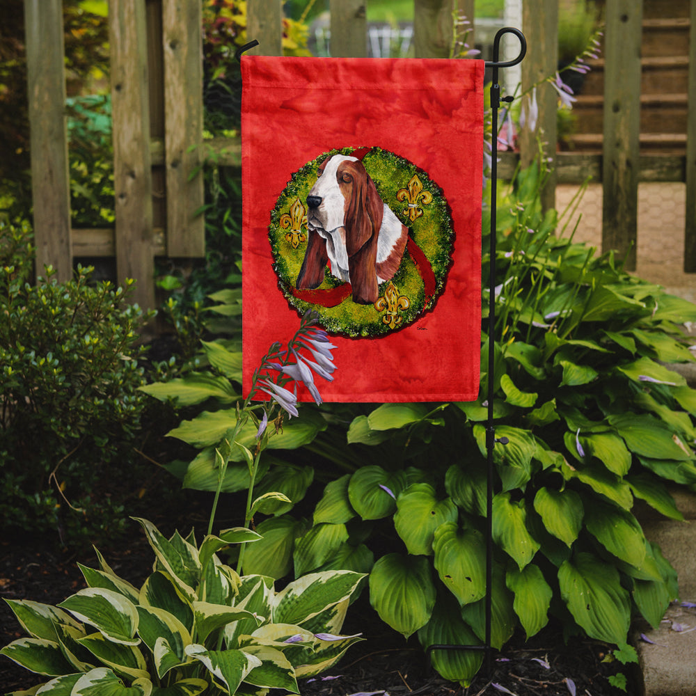 Basset Hound Christmas Wreath Garden Flag Mailbox Decorative Yard Banner Outside Patio Artwork for Flower Beds, Garden Size, Multicolor