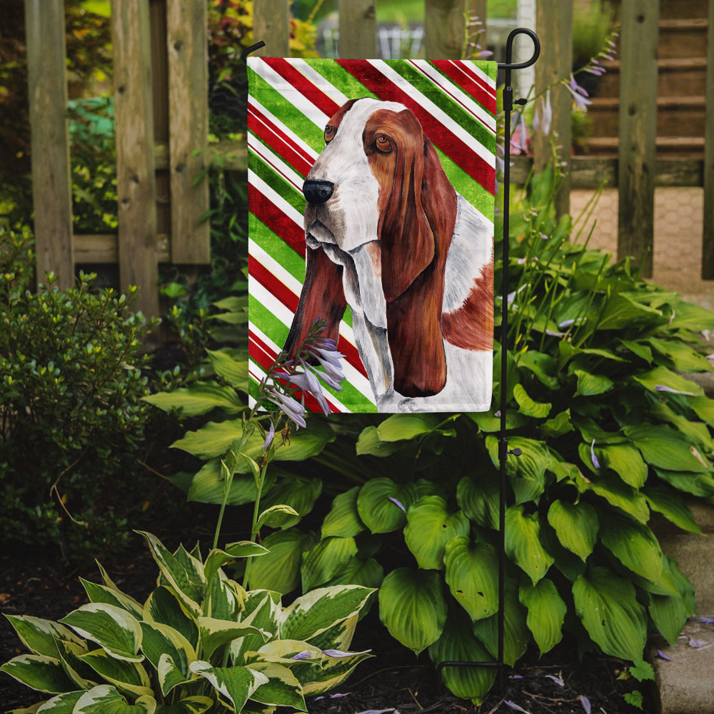Basset Hound Candy Cane Holiday Christmas Garden Flag Mailbox Decorative Yard Banner Outside Patio Artwork for Flower Beds, Garden Size, Multicolor
