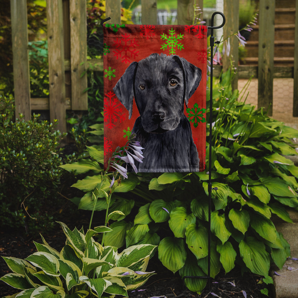 Labrador Red and Green Snowflakes Holiday Christmas Garden Flag Mailbox Decorative Yard Banner Outside Patio Artwork for Flower Beds, Garden Size, Multicolor