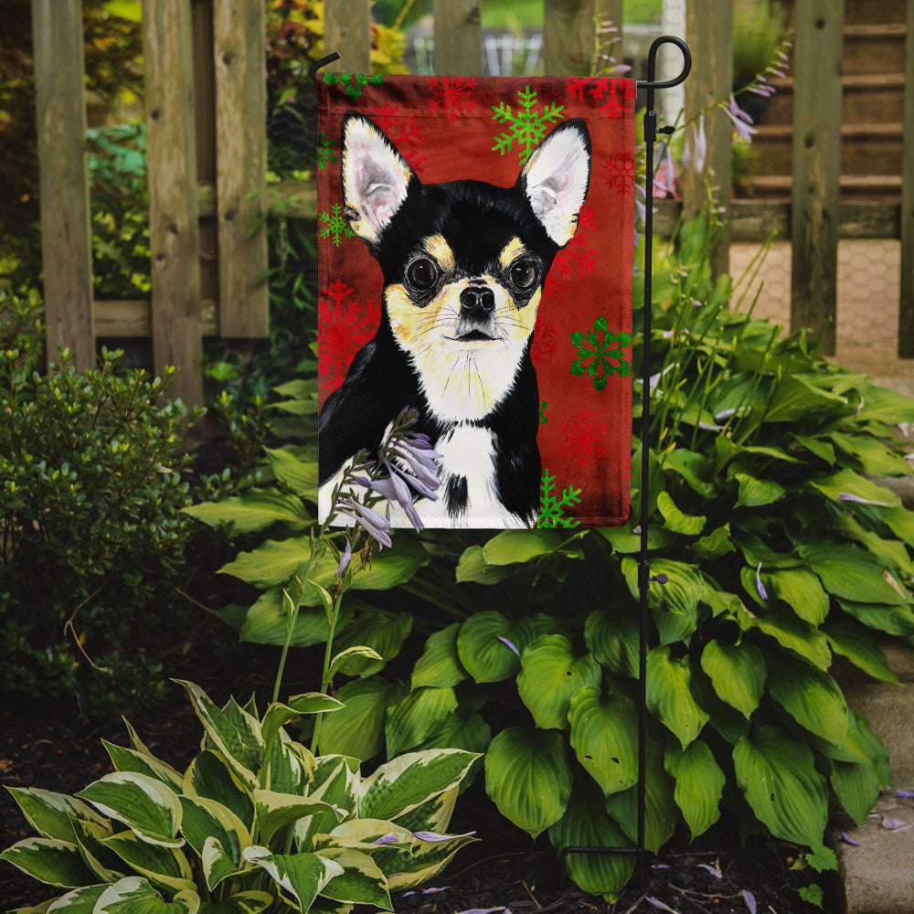Chihuahua Red and Green Snowflakes Holiday Christmas Garden Flag Mailbox Decorative Yard Banner Outside Patio Artwork for Flower Beds, Garden Size, Multicolor