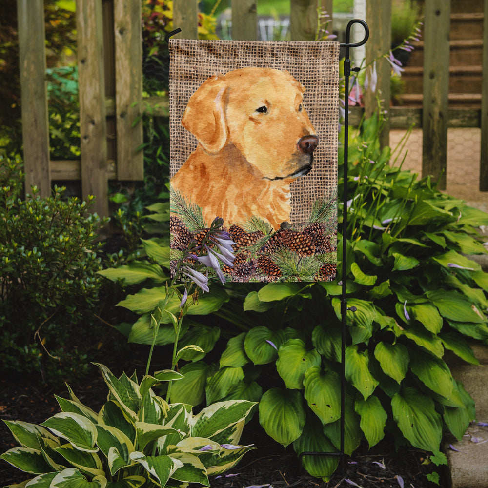 Golden Retriever on Faux Burlap with Pine Cones Garden Flag Mailbox Decorative Yard Banner Outside Patio Artwork for Flower Beds, Garden Size, Multicolor