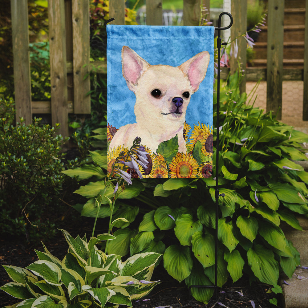 Chihuahua in Summer Flowers Garden Flag Mailbox Decorative Yard Banner Outside Patio Artwork for Flower Beds, Garden Size, Multicolor
