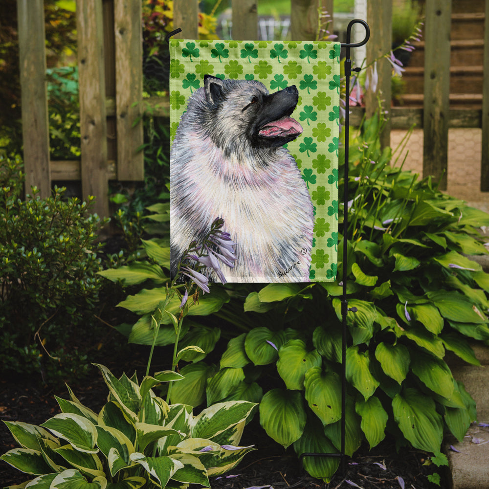 Keeshond St. Patrick's Day Shamrock Portrait Garden Flag Mailbox Decorative Yard Banner Outside Patio Artwork for Flower Beds, Garden Size, Multicolor