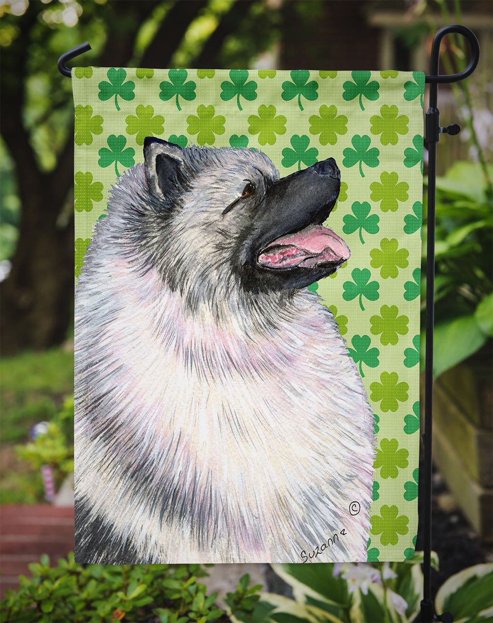 Keeshond St. Patrick's Day Shamrock Portrait Garden Flag Mailbox Decorative Yard Banner Outside Patio Artwork for Flower Beds, Garden Size, Multicolor