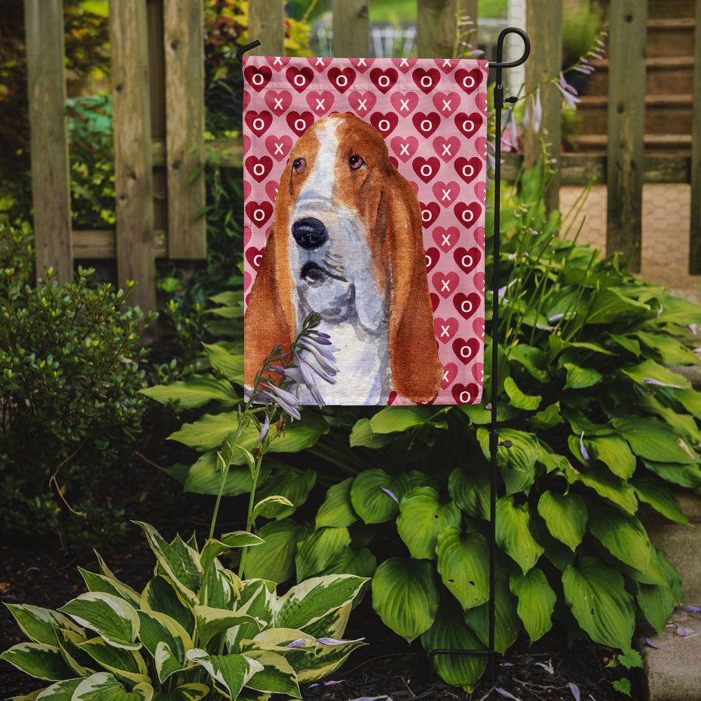 Basset Hound Hearts Love and Valentine's Day Portrait Garden Flag Mailbox Decorative Yard Banner Outside Patio Artwork for Flower Beds, Garden Size, Multicolor