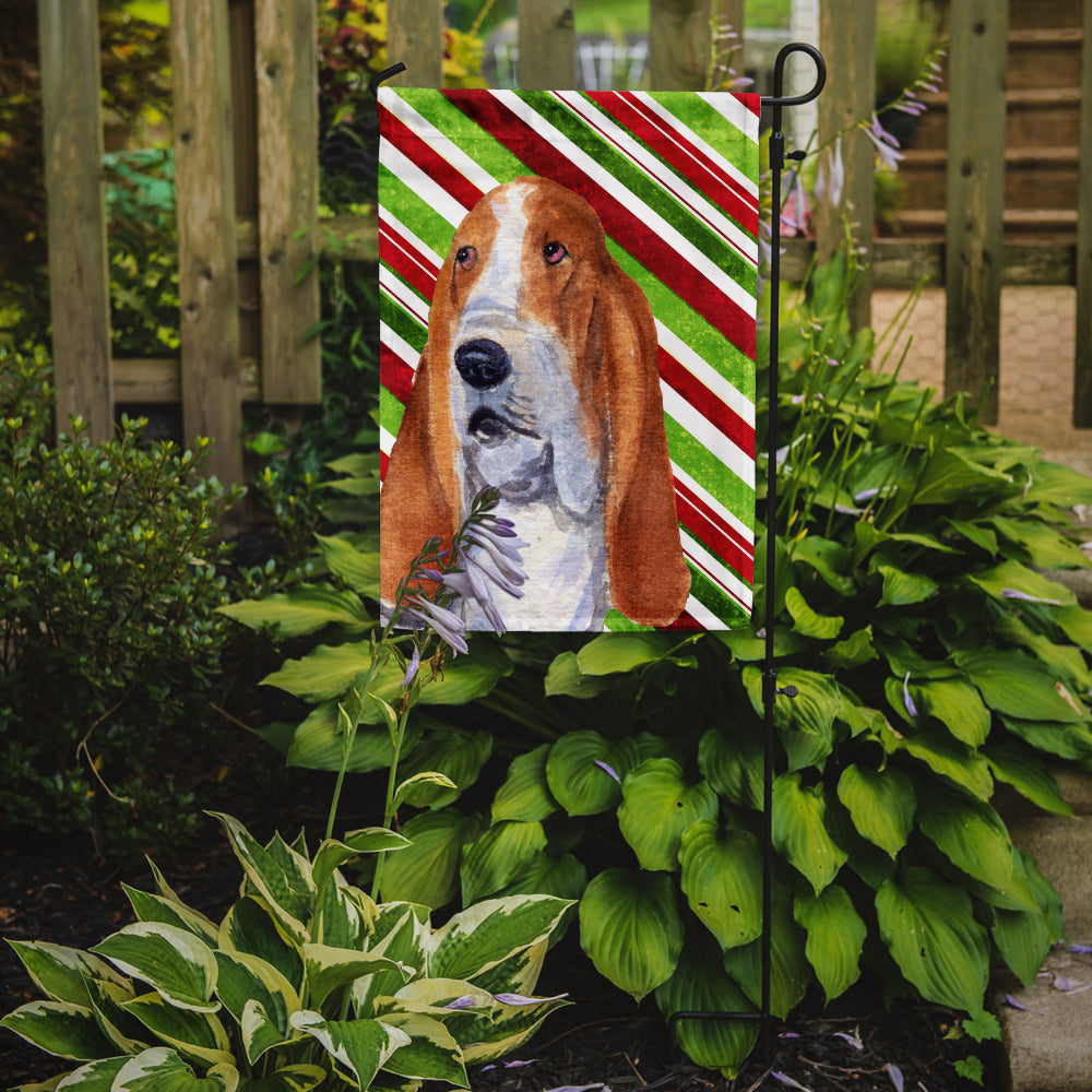 Basset Hound Candy Cane Holiday Christmas Garden Flag Mailbox Decorative Yard Banner Outside Patio Artwork for Flower Beds, Garden Size, Multicolor