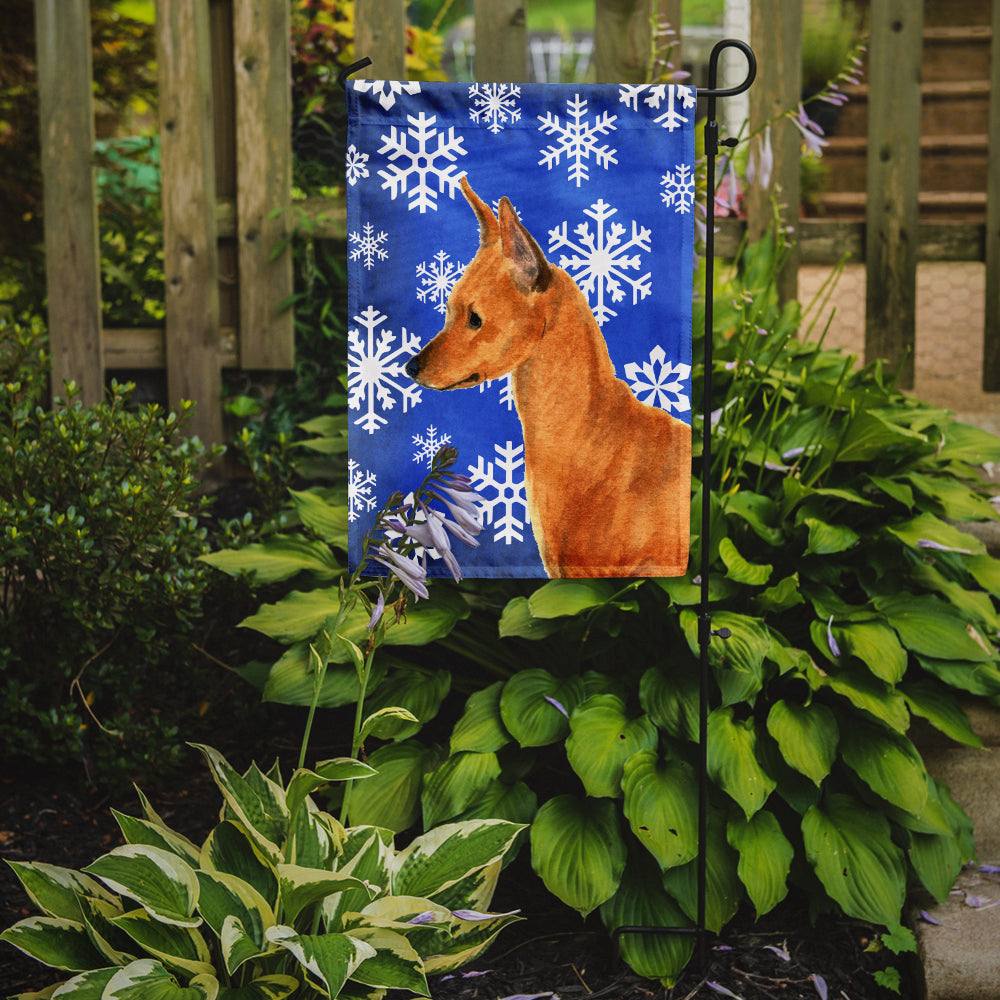 Min Pin Winter Snowflakes Holiday Garden Flag Mailbox Decorative Yard Banner Outside Patio Artwork for Flower Beds, Garden Size, Multicolor