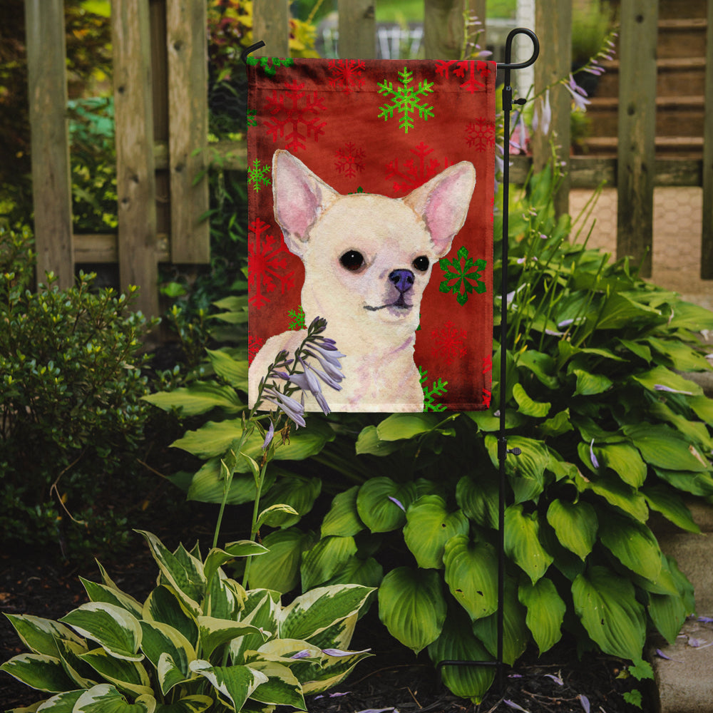 Chihuahua Red and Green Snowflakes Holiday Christmas Garden Flag Mailbox Decorative Yard Banner Outside Patio Artwork for Flower Beds, Garden Size, Multicolor
