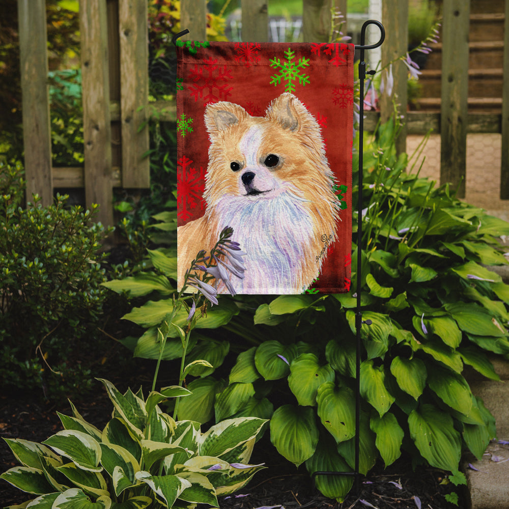 Chihuahua Red and Green Snowflakes Holiday Christmas Garden Flag Mailbox Decorative Yard Banner Outside Patio Artwork for Flower Beds, Garden Size, Multicolor