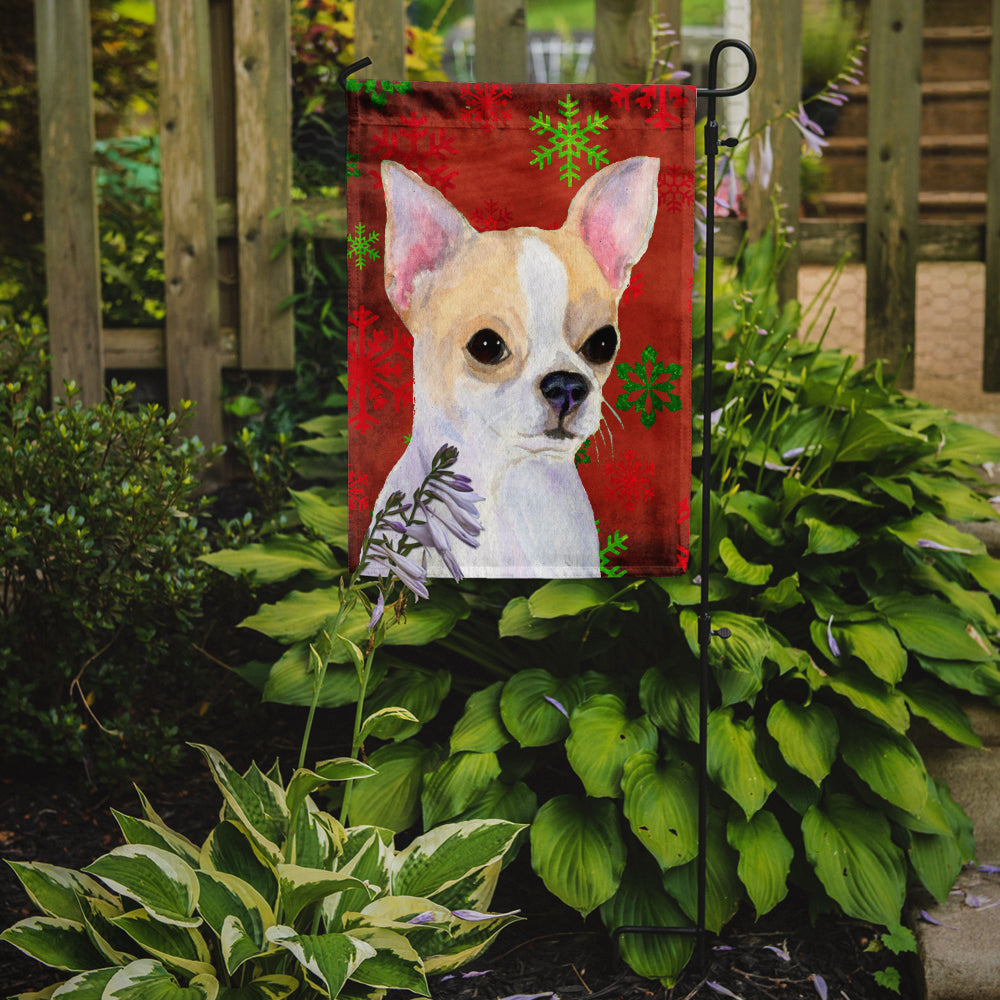 Chihuahua Red and Green Snowflakes Holiday Christmas Garden Flag Mailbox Decorative Yard Banner Outside Patio Artwork for Flower Beds, Garden Size, Multicolor