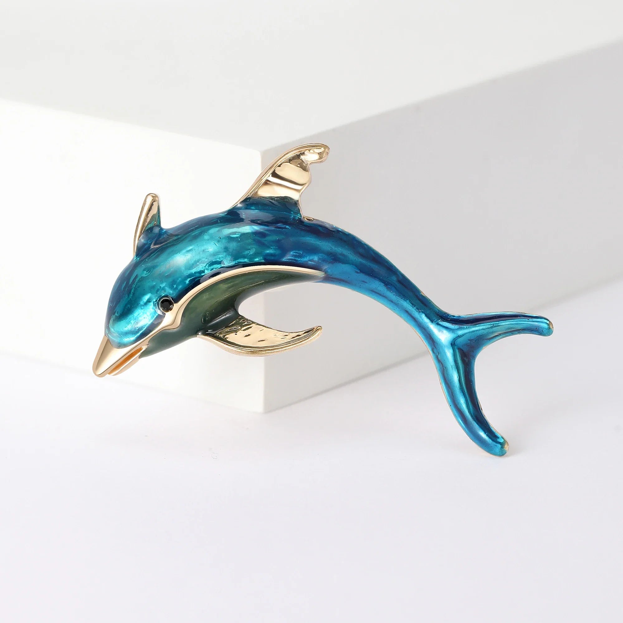 Beaut&Berry Beautiful Dolphin Brooches for Women Unisex Animal Pins Casual Party Accessories New Year Gifts Friends Decoration