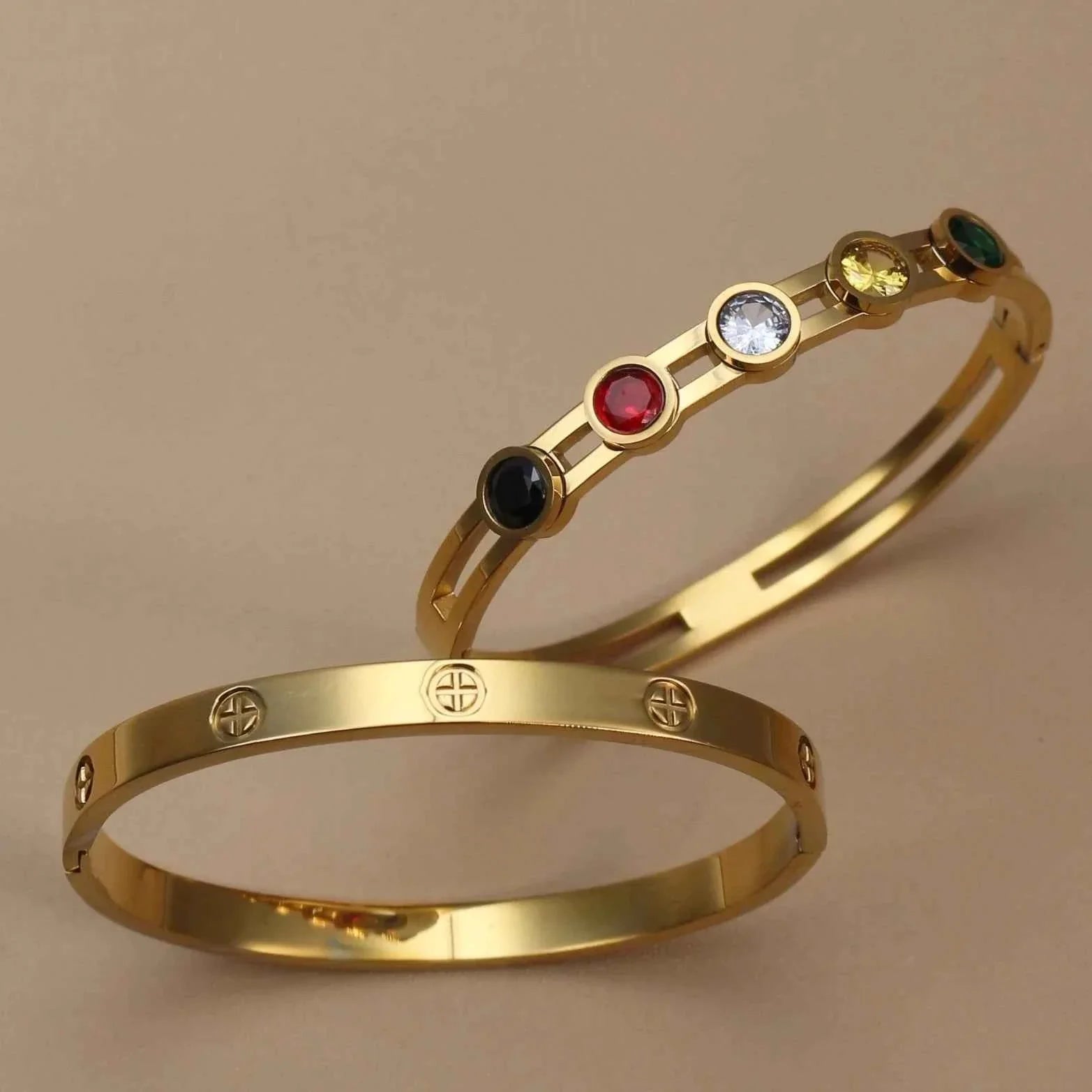 Stainless Steel Crystal Gold Color Bracelet (Unisex)