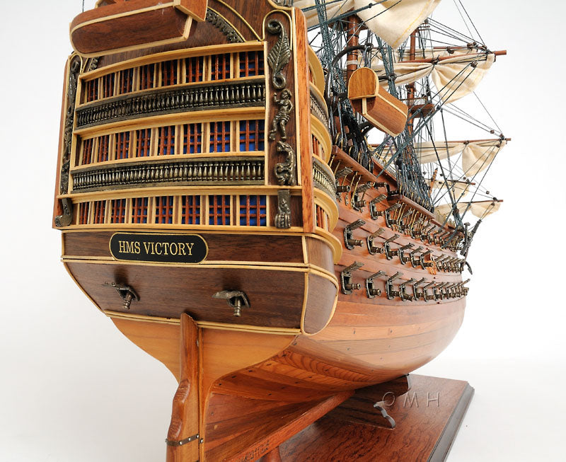 HMS Victory Midsize With Display Case