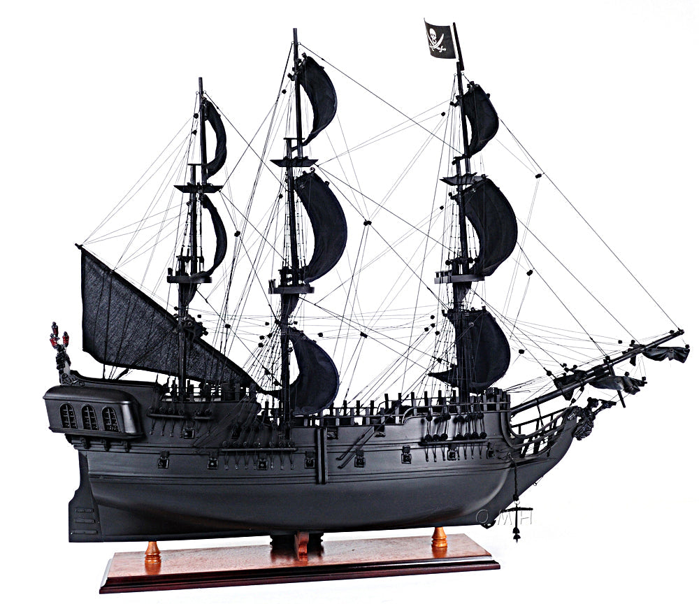 Black Pearl Pirate Ship Large With Floor Display Case
