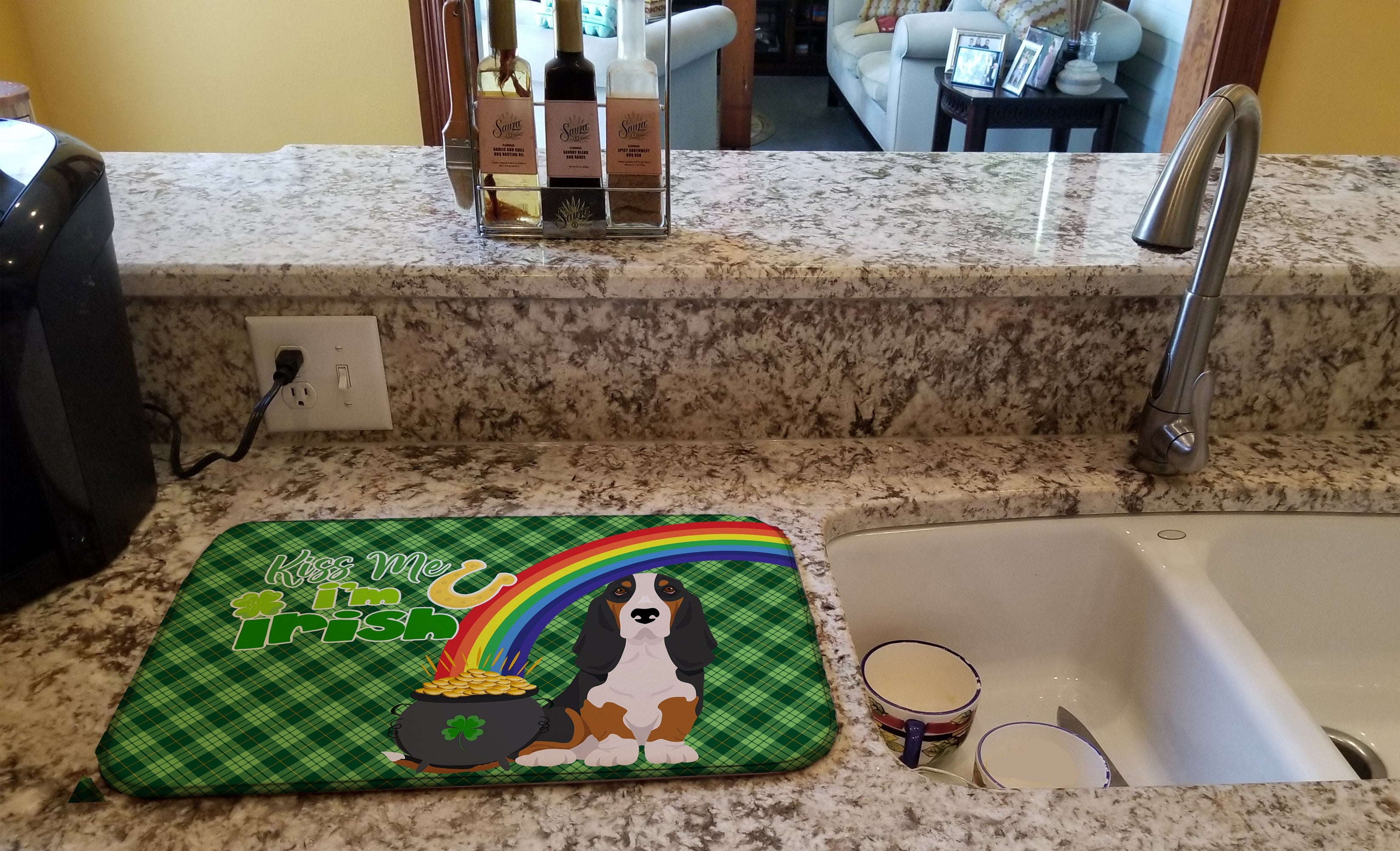 Black Tricolor Basset Hound St. Patrick's Day Dish Drying Mat Absorbent Dish Drying Mat Pad for Kitchen Counter Dish Drainer Mat for Countertop, 14 x 21", Multicolor