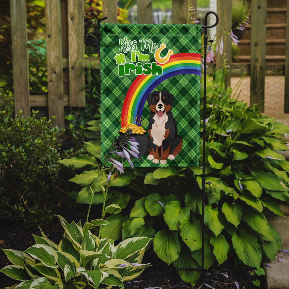 Bernese Mountain Dog St. Patrick's Day Garden Flag Mailbox Decorative Yard Banner Outside Patio Artwork for Flower Beds, Garden Size, Multicolor