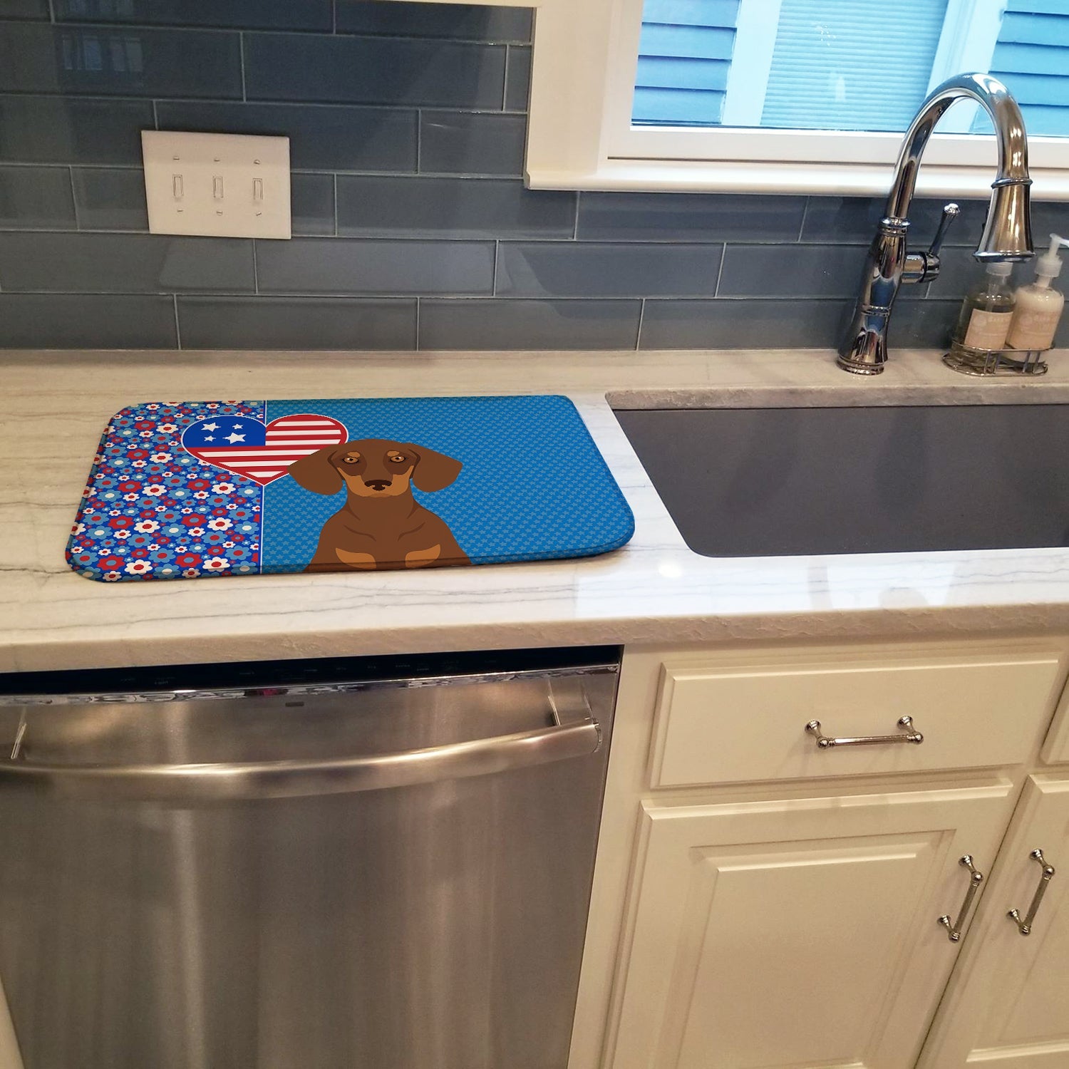 Chocolate and Tan Dachshund USA American Dish Drying Mat Absorbent Dish Drying Mat Pad for Kitchen Counter Dish Drainer Mat for Countertop, 14 x 21", Multicolor