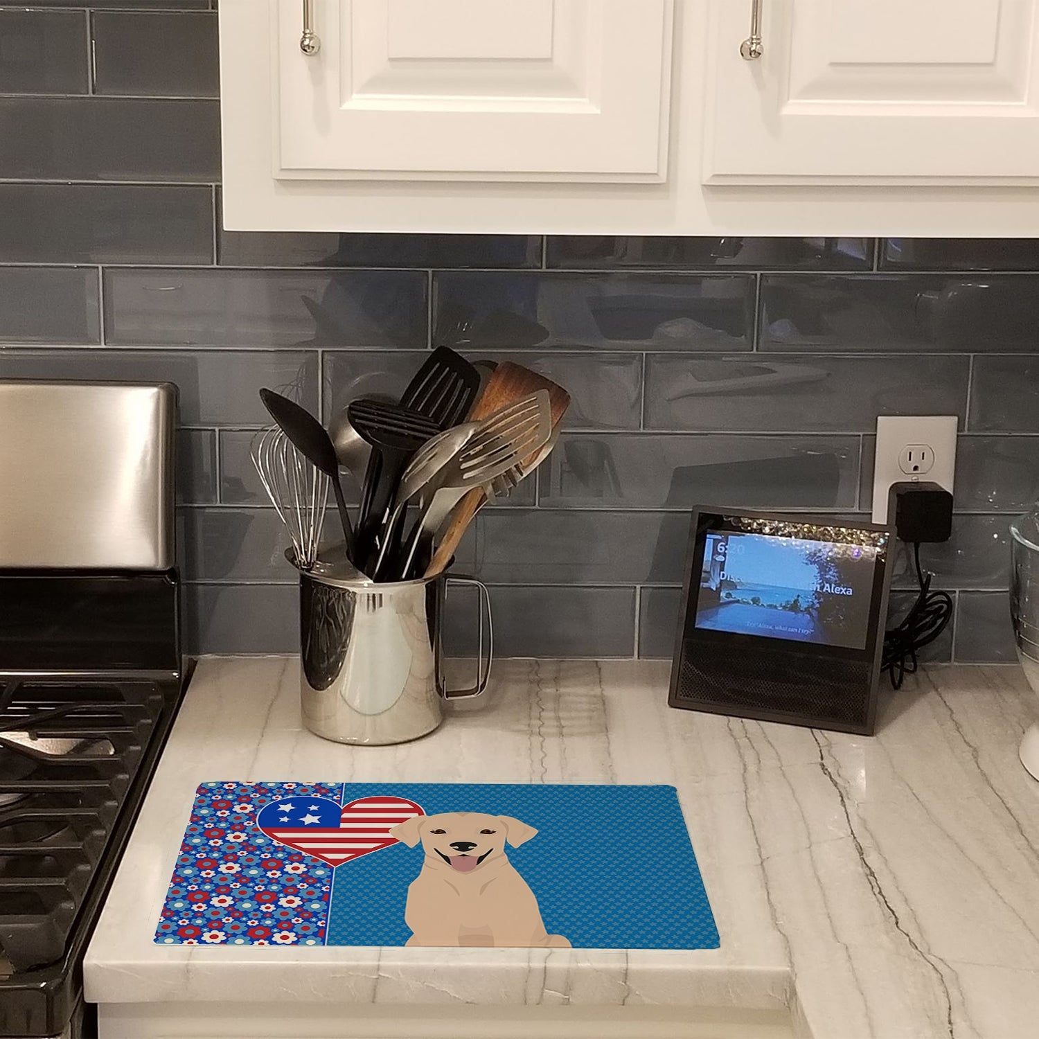 Yellow Labrador Retriever USA American Cutting Board Tempered Glass Kitchen Cutting Surface, Heat Resistant Chopping, Non-Slip Feet, Food Prep & Serving