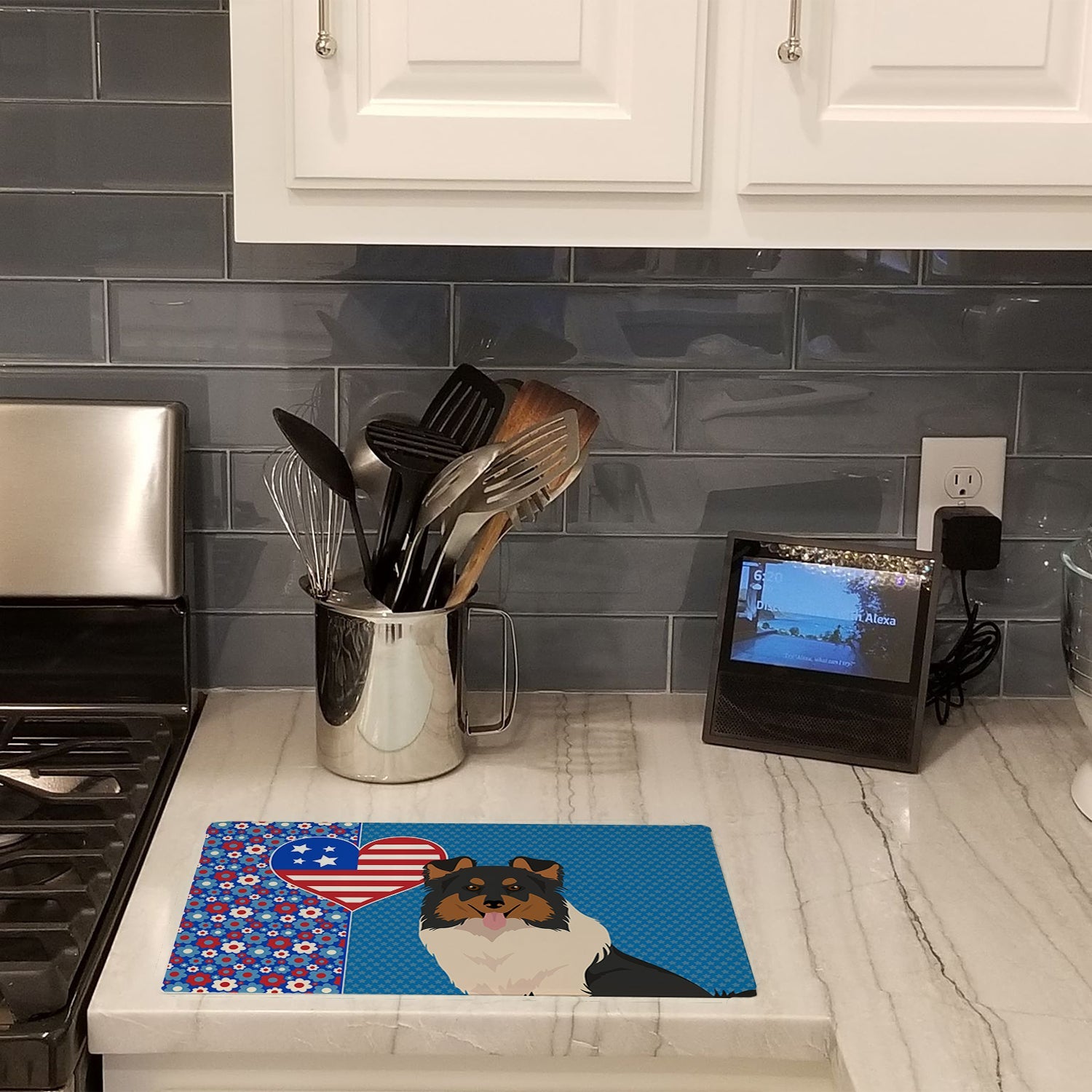 Tricolor Sheltie USA American Cutting Board Tempered Glass Kitchen Cutting Surface, Heat Resistant Chopping, Non-Slip Feet, Food Prep & Serving
