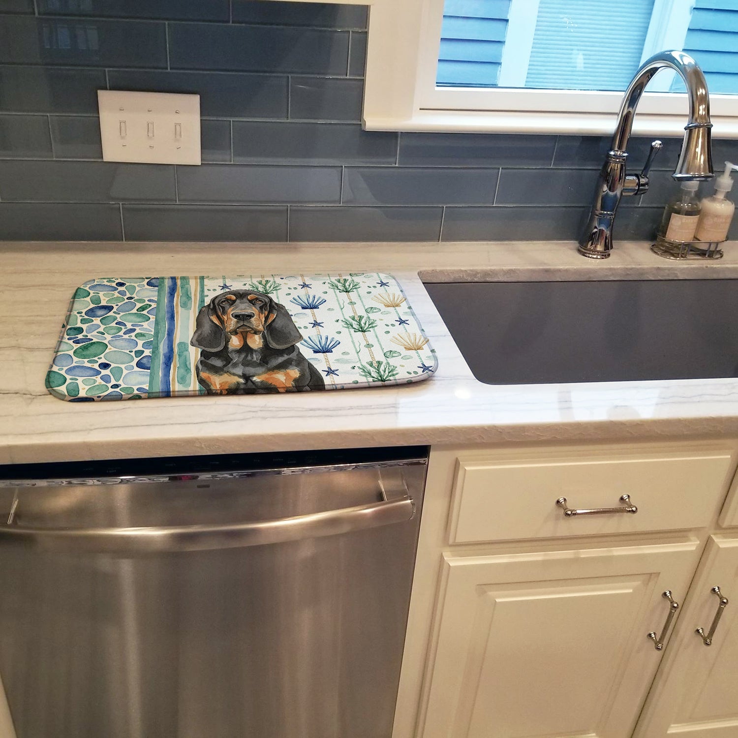 Black and Tan Bloodhound Coastal Sea Glass Dish Drying Mat Absorbent Dish Drying Mat Pad for Kitchen Counter Dish Drainer Mat for Countertop, 14 x 21", Multicolor