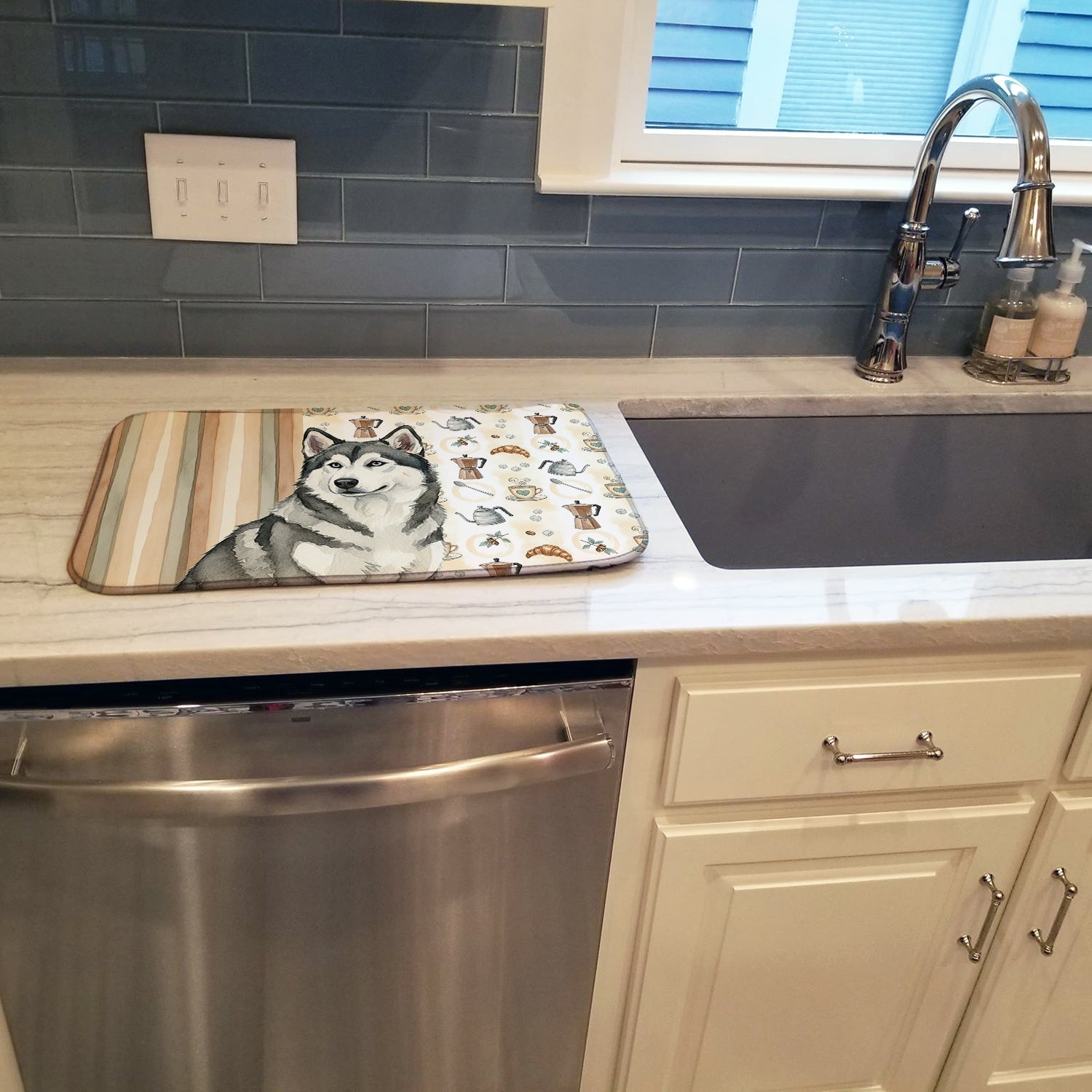 Gray and White Alaskan Malamute Coffee Bar Dish Drying Mat Absorbent Dish Drying Mat Pad for Kitchen Counter Dish Drainer Mat for Countertop, 14 x 21", Multicolor