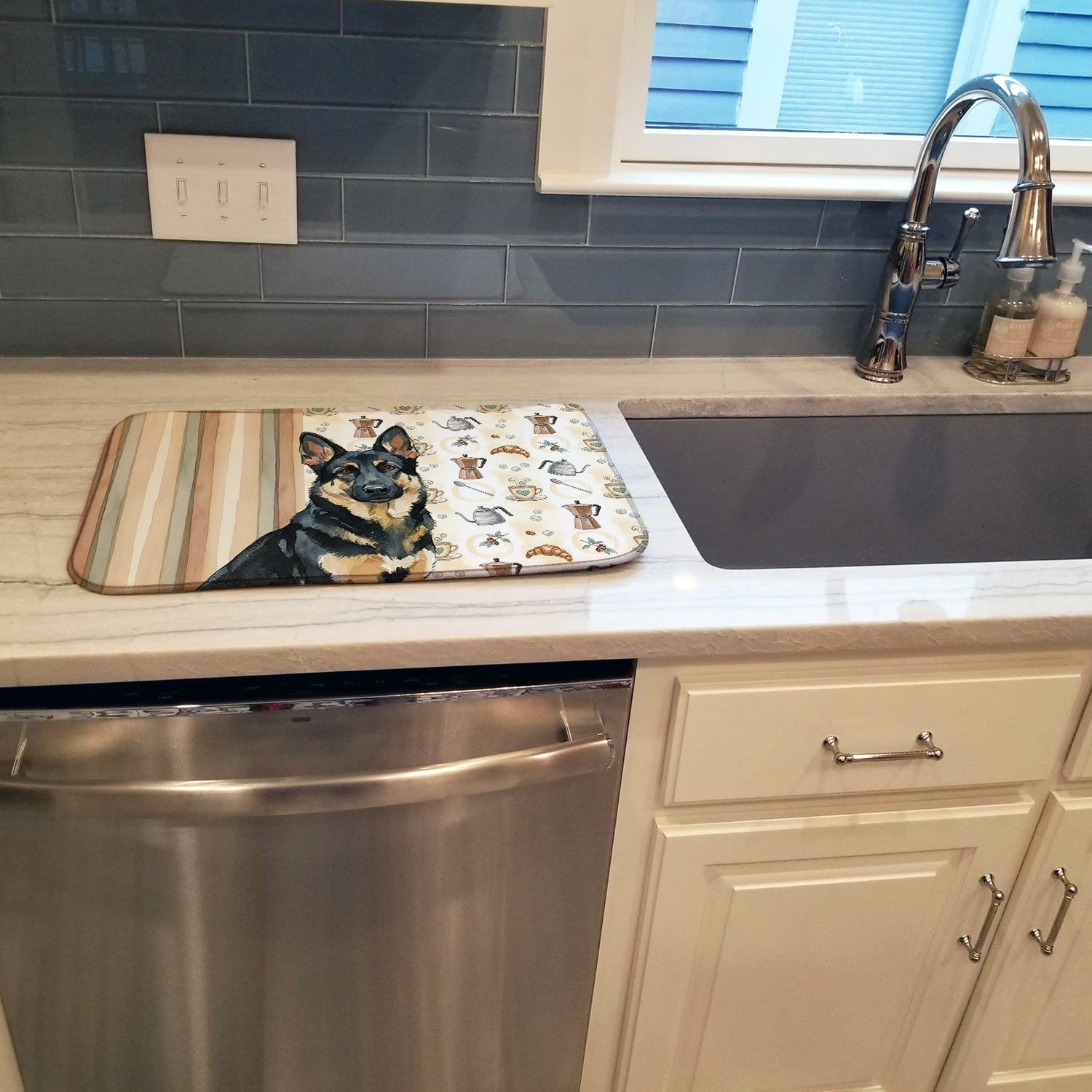 Black and Tan German Shepherd Coffee Bar Dish Drying Mat Absorbent Dish Drying Mat Pad for Kitchen Counter Dish Drainer Mat for Countertop, 14 x 21", Multicolor