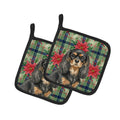 Black and Tan Cavalier Spaniel Christmas PoinsettIas Pot Holder Set of 2 Heat Resistant Quilted Hot Pads 7.5 x 7.5 Inch, Insulated Kitchen Trivets for Cooking & Baking