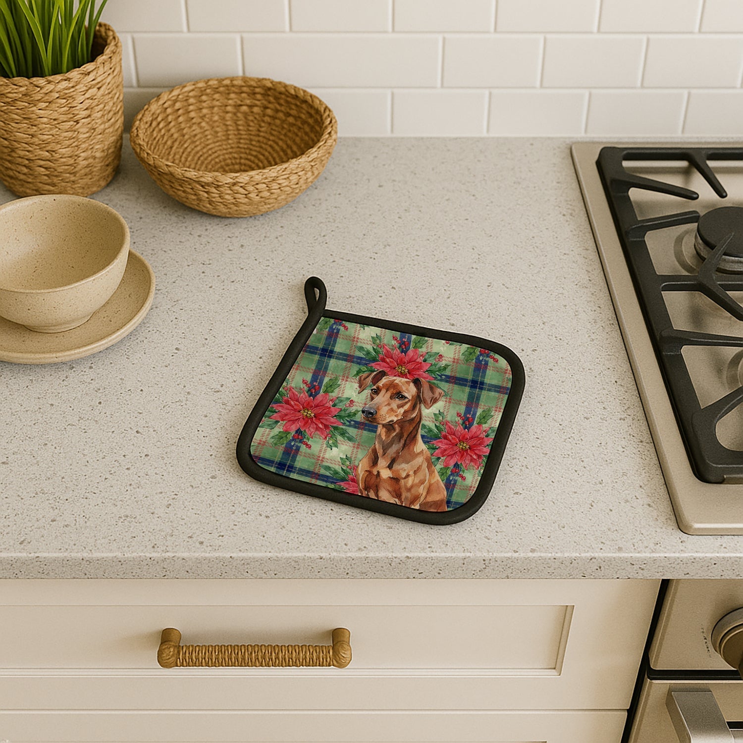 Red German Pinscher Christmas PoinsettIas Pot Holder Set of 2 Heat Resistant Quilted Hot Pads 7.5 x 7.5 Inch, Insulated Kitchen Trivets for Cooking & Baking