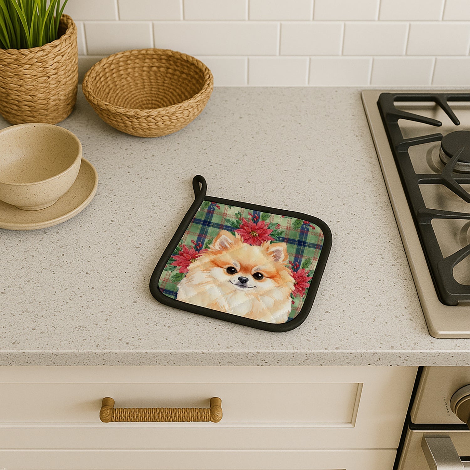 Pomeranian Christmas PoinsettIas Pot Holder Set of 2 Heat Resistant Quilted Hot Pads 7.5 x 7.5 Inch, Insulated Kitchen Trivets for Cooking & Baking