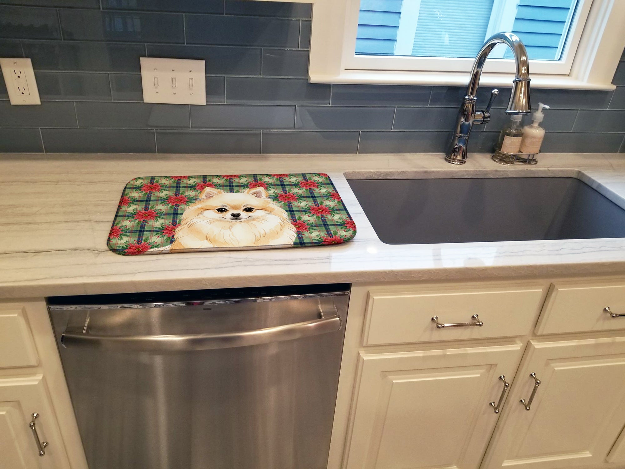 Cream Pomeranian Christmas PoinsettIas Dish Drying Mat Absorbent Dish Drying Mat Pad for Kitchen Counter Dish Drainer Mat for Countertop, 14 x 21", Multicolor