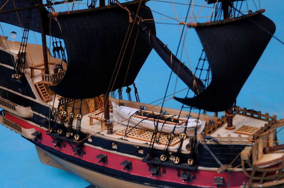 Captain Kidd's Adventure Galley Limited Model Pirate Ship 24"" - Black Sails
