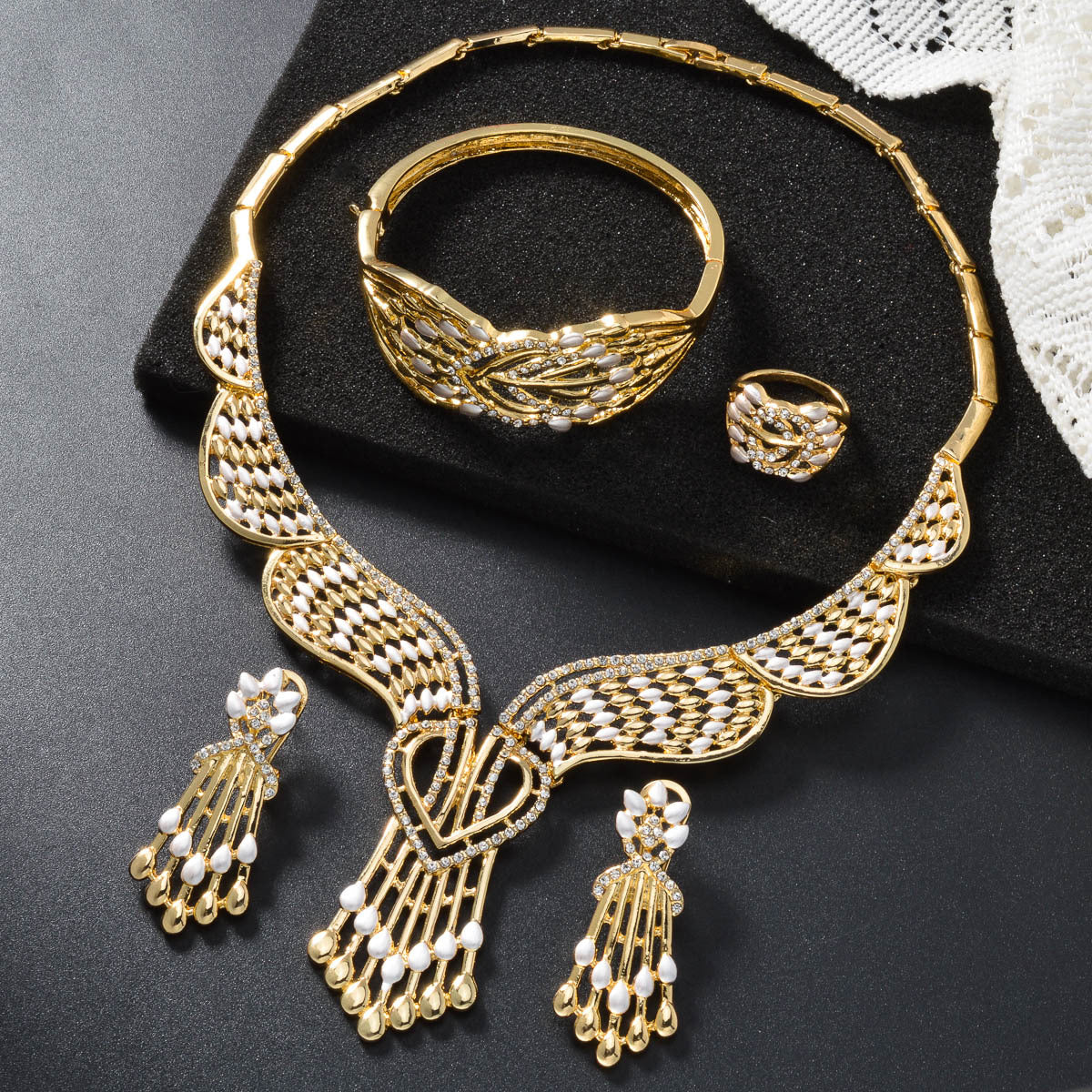 New European And American-style Exaggerated Jewelry