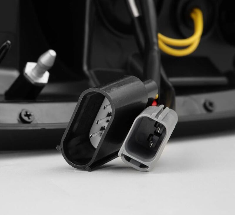 AlphaRex 97-03 Ford F150 / 99-16 Ford F250/F350/F450/F550 LUXX-Series LED Tail Lights - Black/Red 658003 *Discontinued