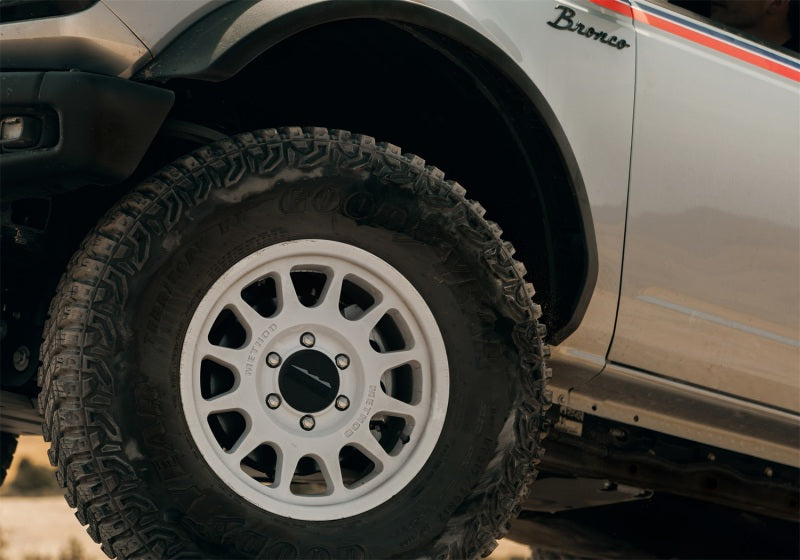 Ford Racing 21-23 Bronco (Excl Bronco Raptor) 17x8.5 Method Oxford White Wheel Kit M-1007K-M1785W