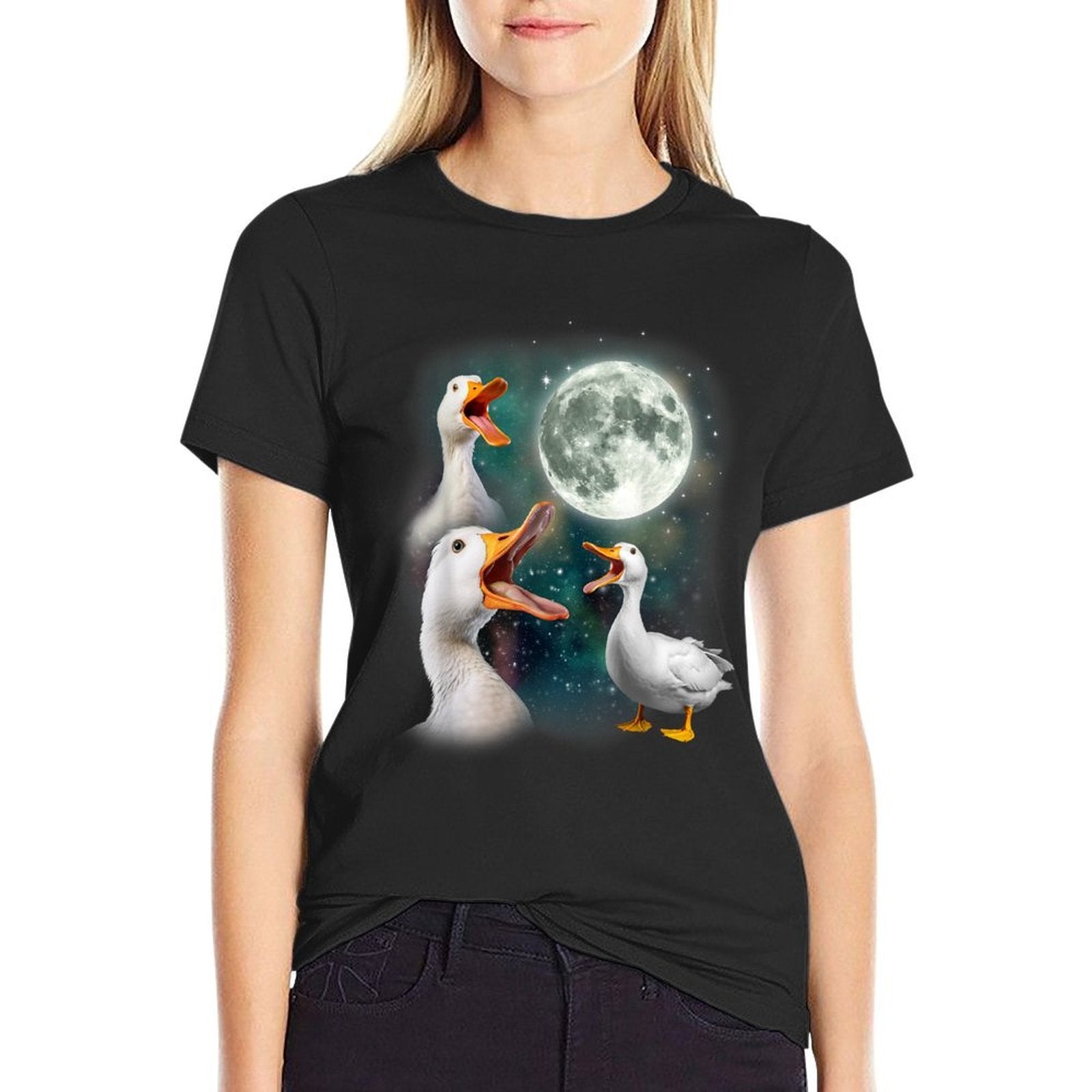3 Ducks Howl At Moon  Funny Weird Cursed Pekin Duck Lover  Easy-care T-Shirt
